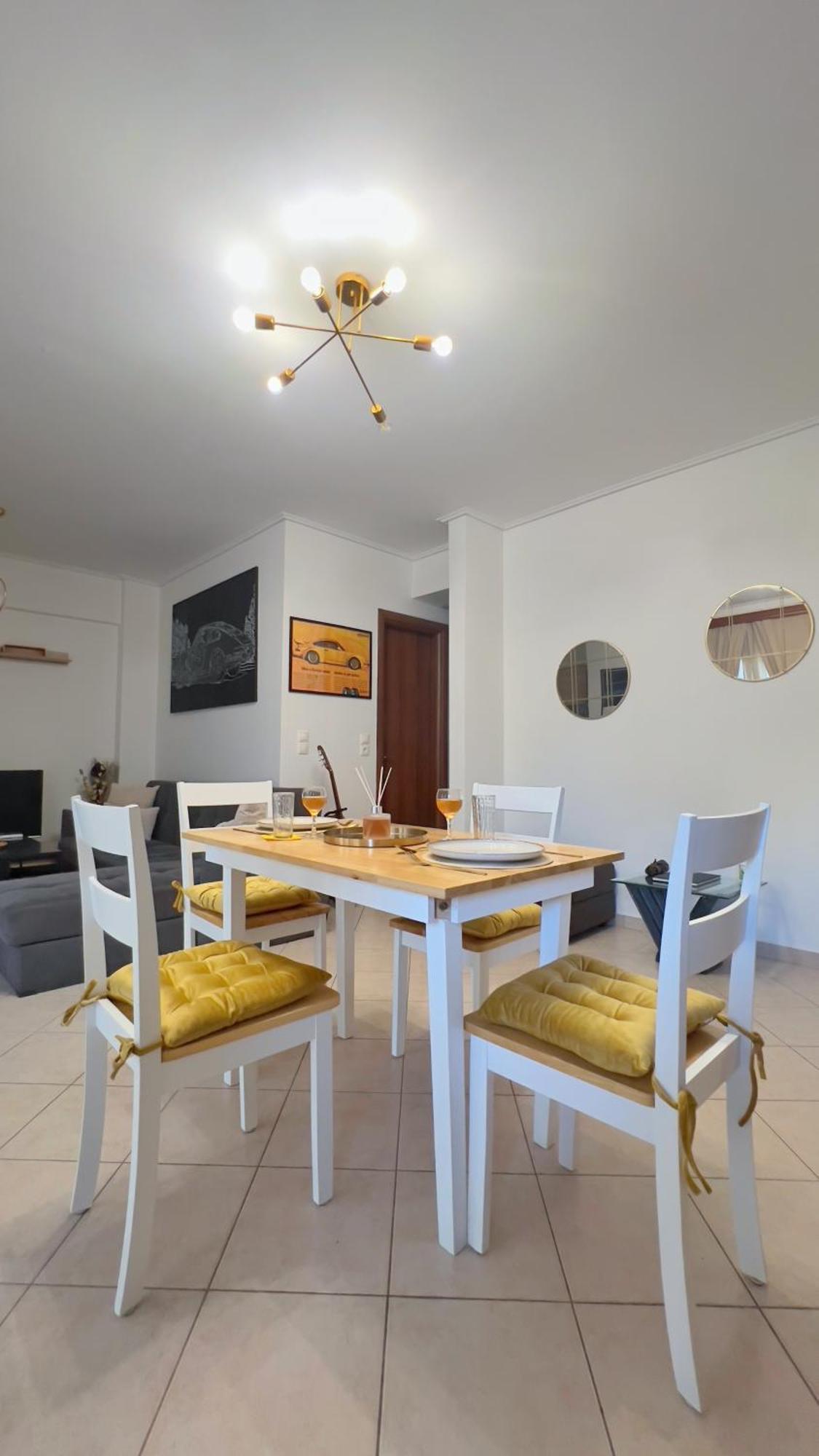 H&H Cozy Retreat Apartment Pireu Exterior foto