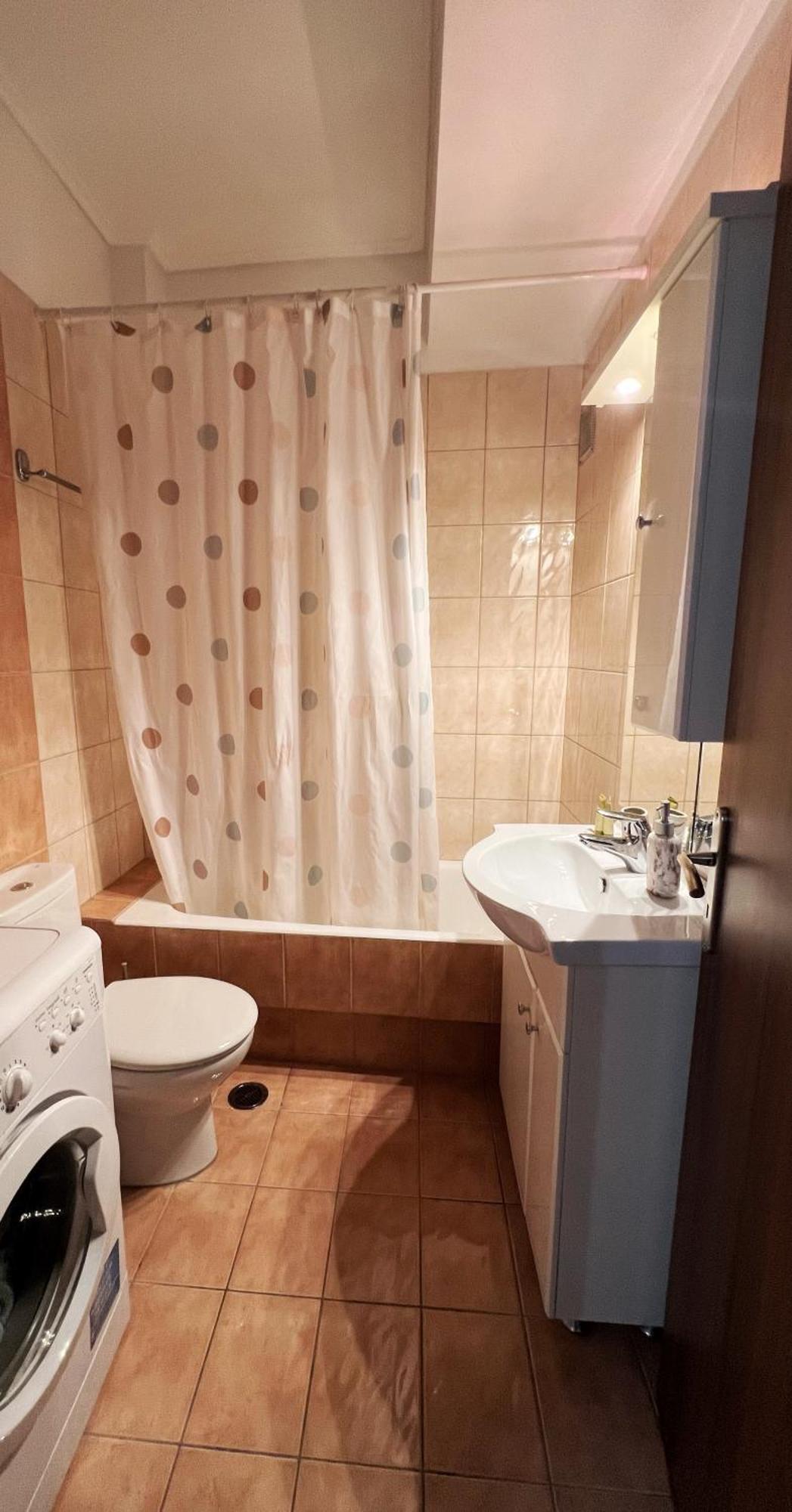 H&H Cozy Retreat Apartment Pireu Exterior foto