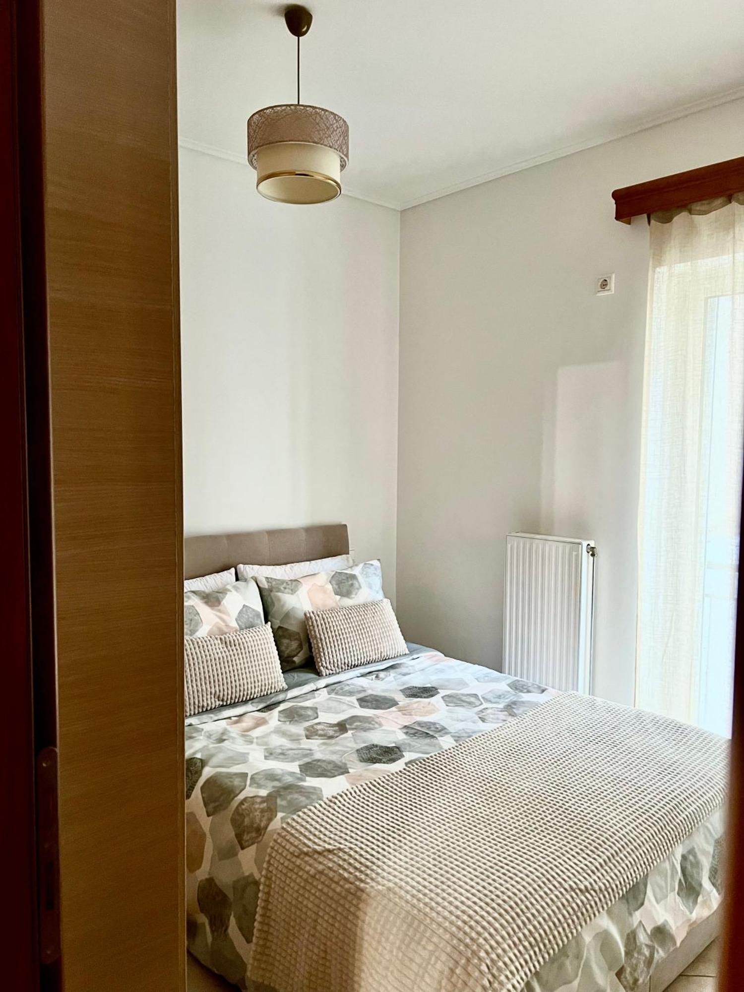 H&H Cozy Retreat Apartment Pireu Exterior foto