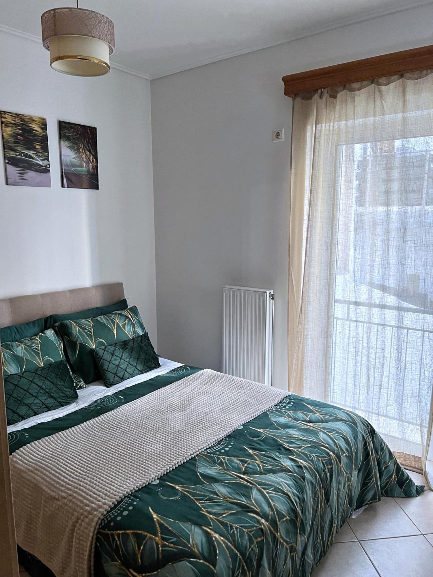 H&H Cozy Retreat Apartment Pireu Exterior foto